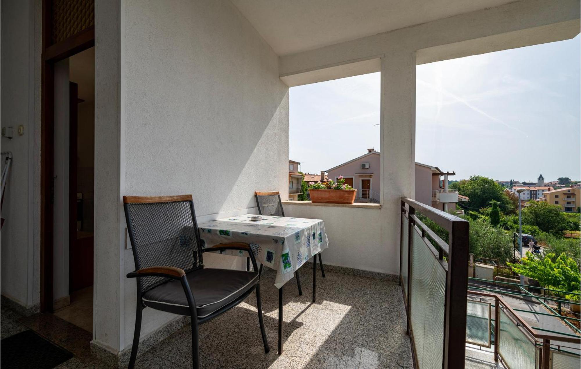 1 Bedroom Cozy Apartment In Pola Esterno foto